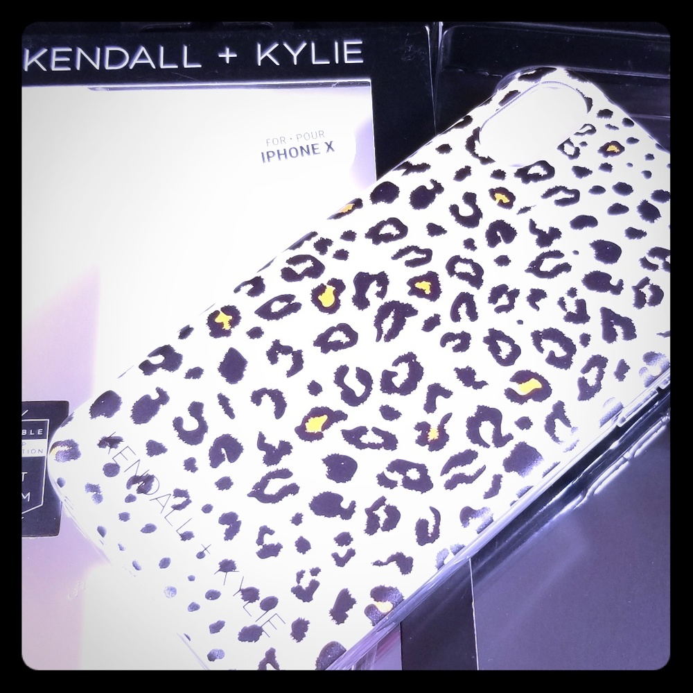 🔮SALE 3/$55🔮KENDALL & KYLIE Leopard Print Case🖤